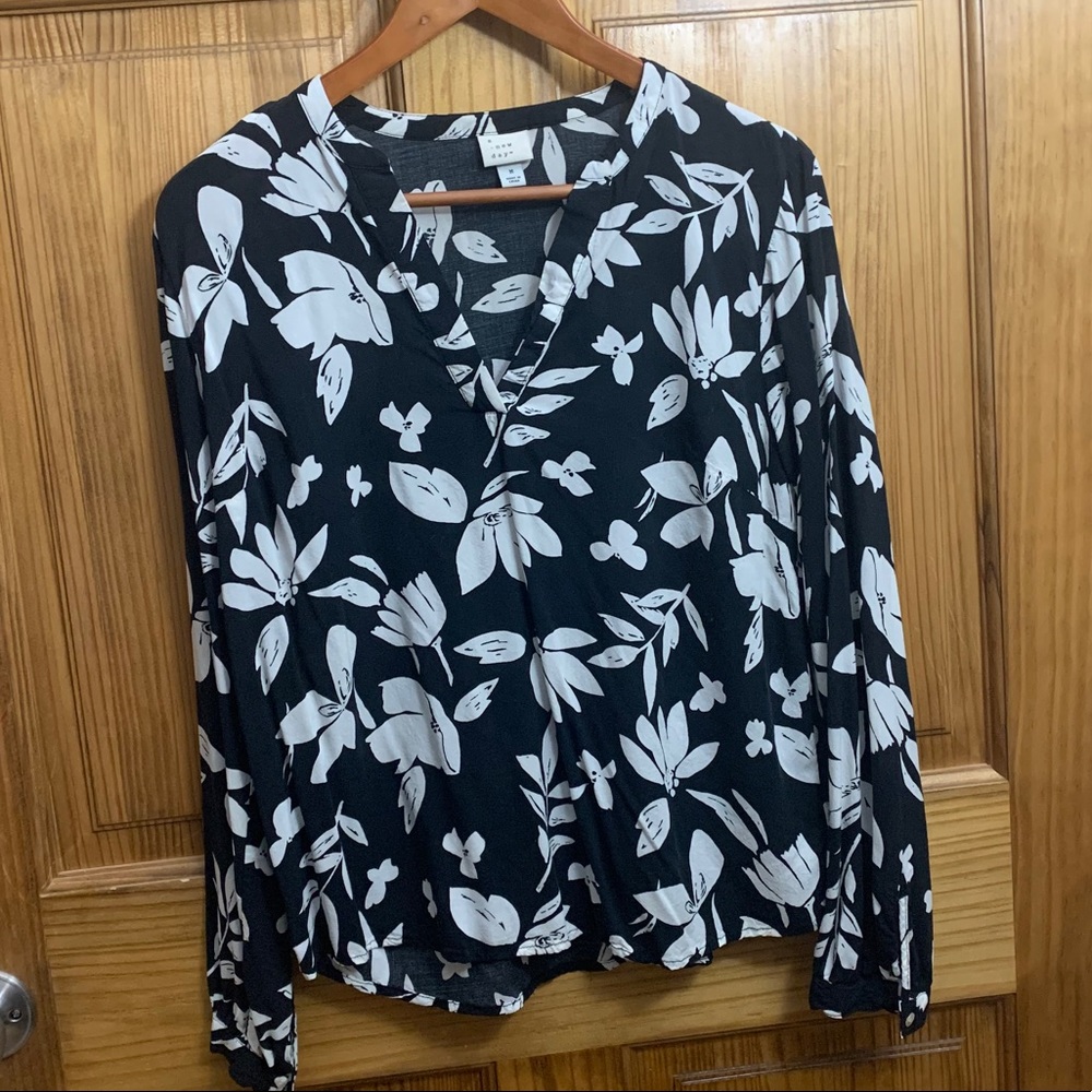 a new day popover style floral print blouse size M